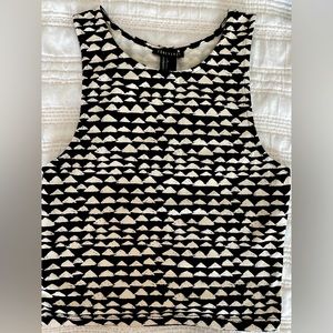 Black and white cropped tank top